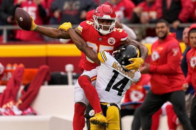 Chiefs Rout Stumbling Steelers 36-10 to Clinch AFC West