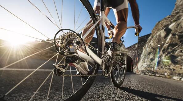 How do cycling shoes work