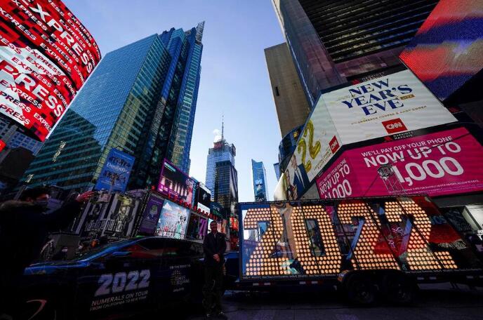 New Year’s Eve in Times Square Still On, With Smaller Crowd