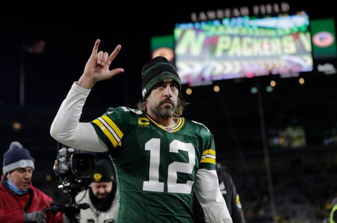 Packers Back on Top of AP Pro32 Poll; Bucs, Pats Follow