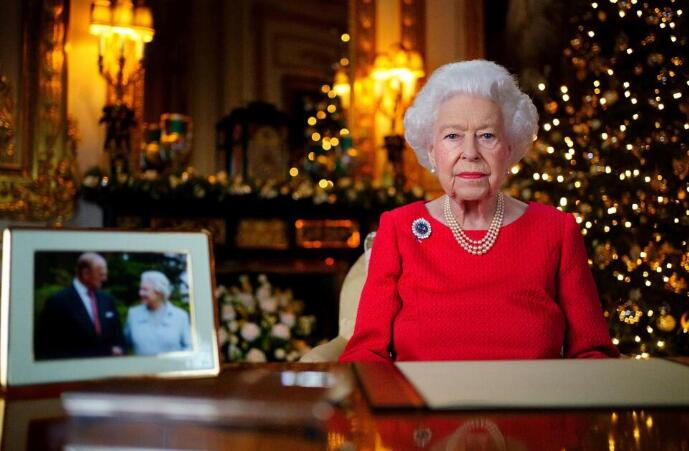 Queen Recalls ‘Familiar Laugh Missing’ in Christmas Speech