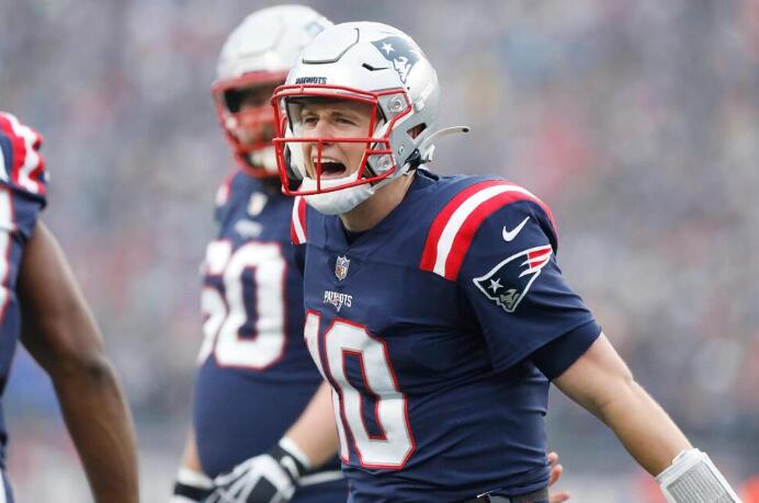 Patriots Blow Past Jaguars 50-10, Earn Playoff Berth