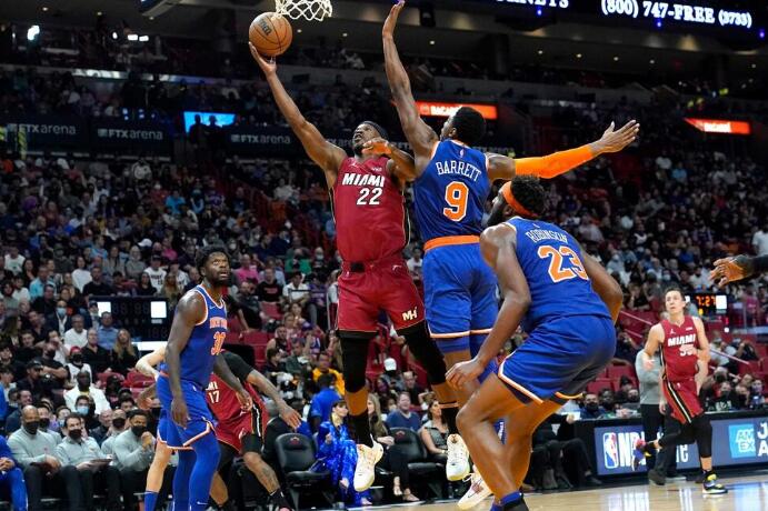 Robinson Scores 25 to Lead Heat to 110-96 Win Over Knicks