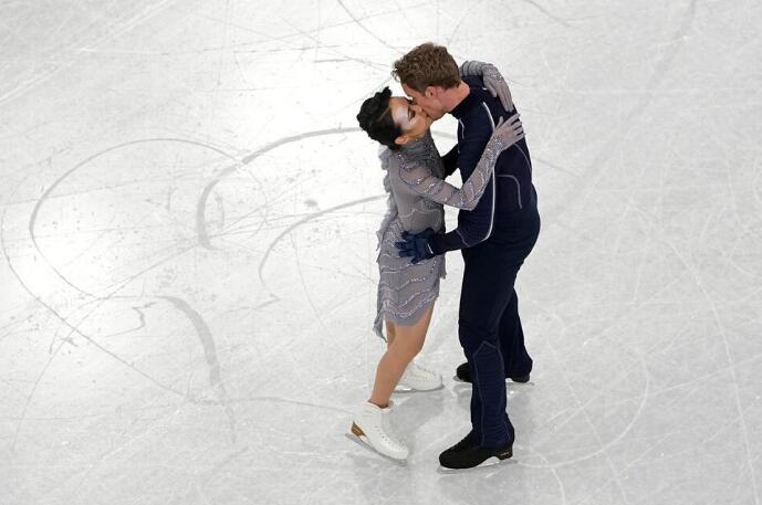 Ice Dancers Propel US to 1st Olympic Silver in Teams