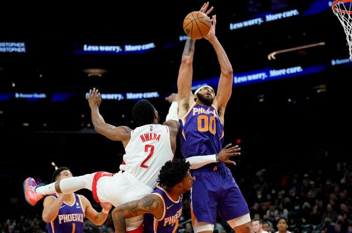 Suns Rally Without Paul, Edging Rockets for 7th Straight Win