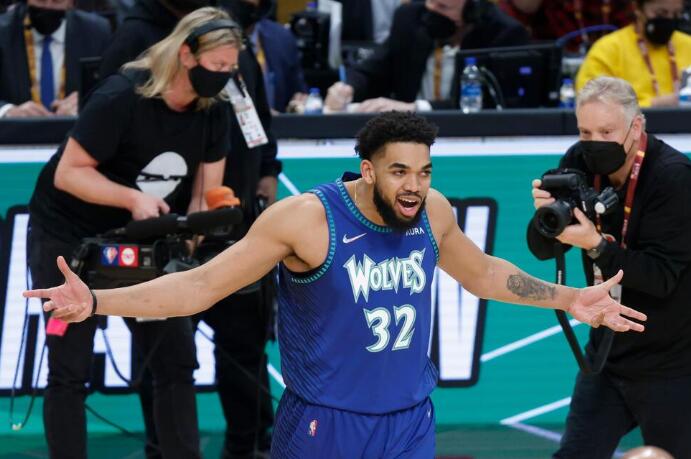 Towns Wins All-Star 3-Point Contest