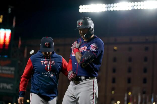 LEADING OFF: Correa’s finger not broken, 6 MLB rainouts