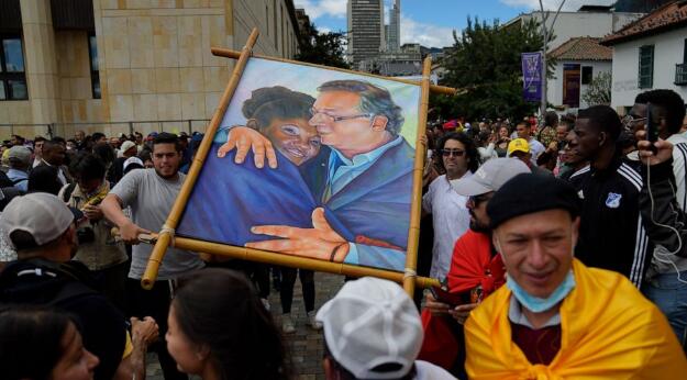 Ex-rebel takes oath as Colombian president in historic shift