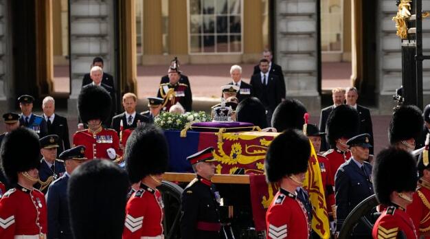 Queen Elizabeth II lies in state as throngs pay respects