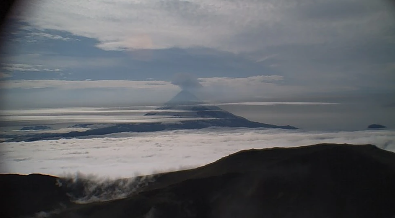 Alaska volcano spews ash cloud high enough to draw weather service warning for pilots