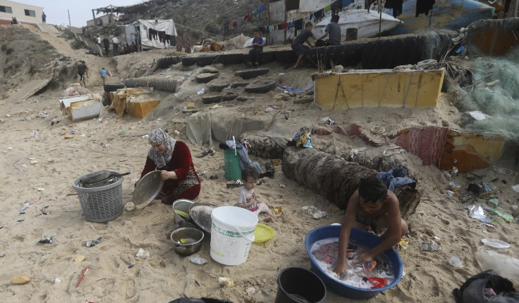 Fights in bread lines, despair in shelters: War threatens to unravel Gaza’s close-knit society