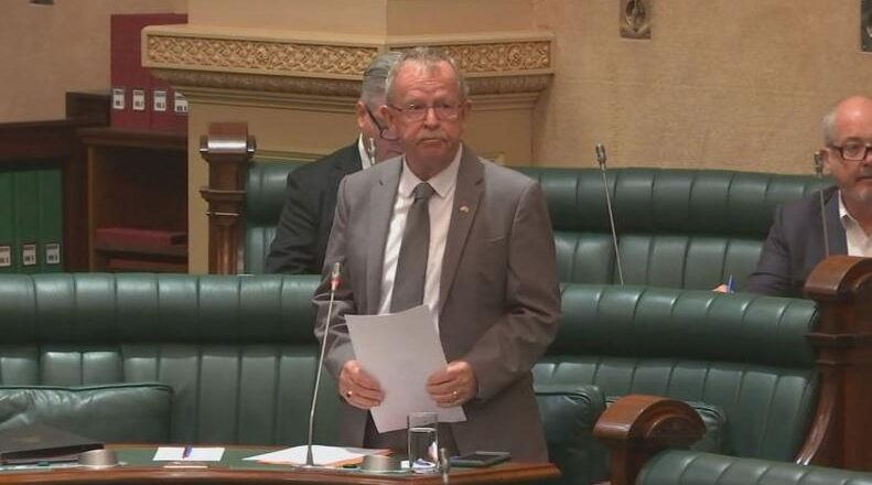 Geoff Brock steps down from South Australian ministry, sparking cabinet reshuffle